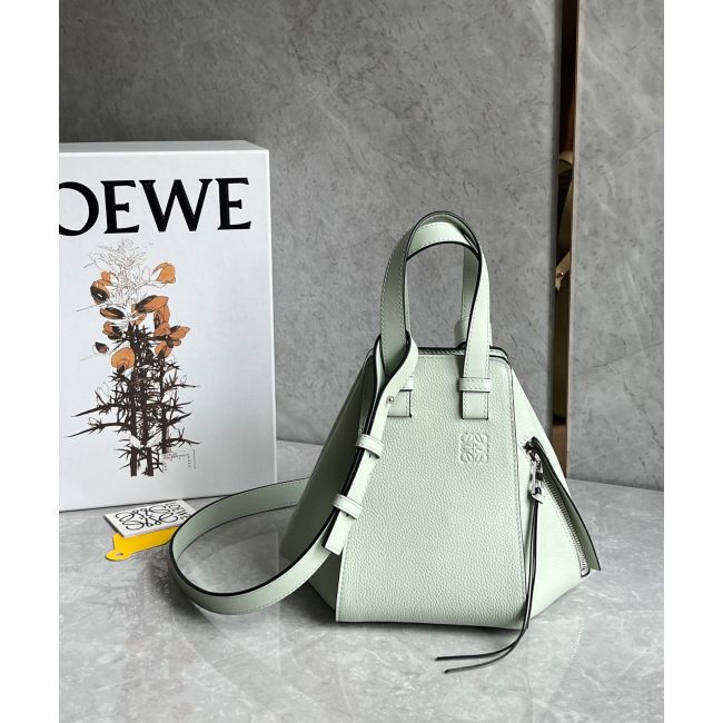 LOEWE HAMMOCK  Light Celadon  2WAYバッグ   国内発送 LOEWE HAMMOCK Light Celadon 2WAYバッグ 国内発送 LOEWE